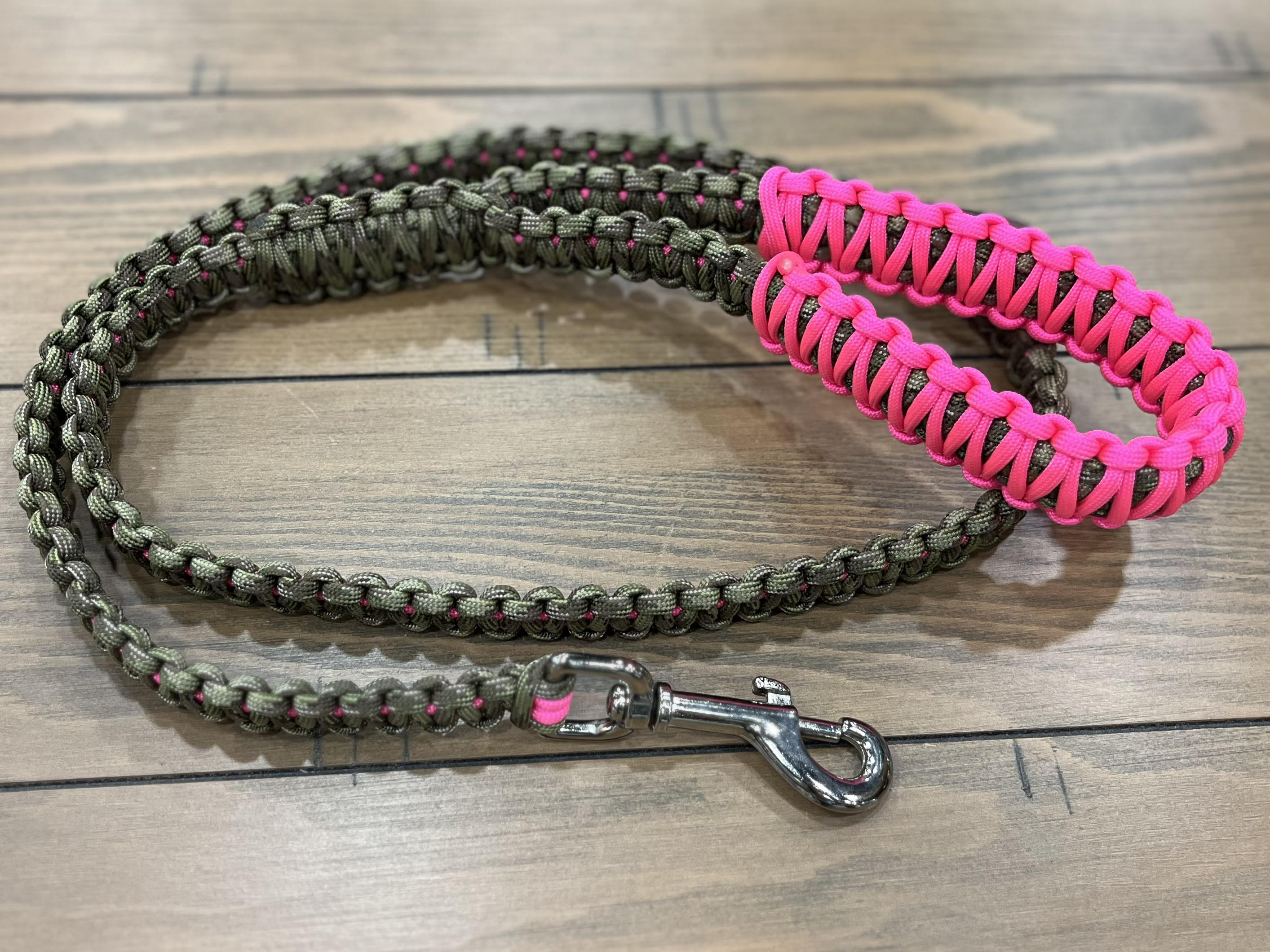 H T Paracord Dog Leash